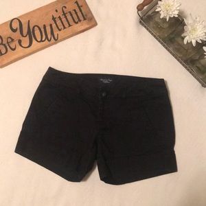 american eagle black shorts!!